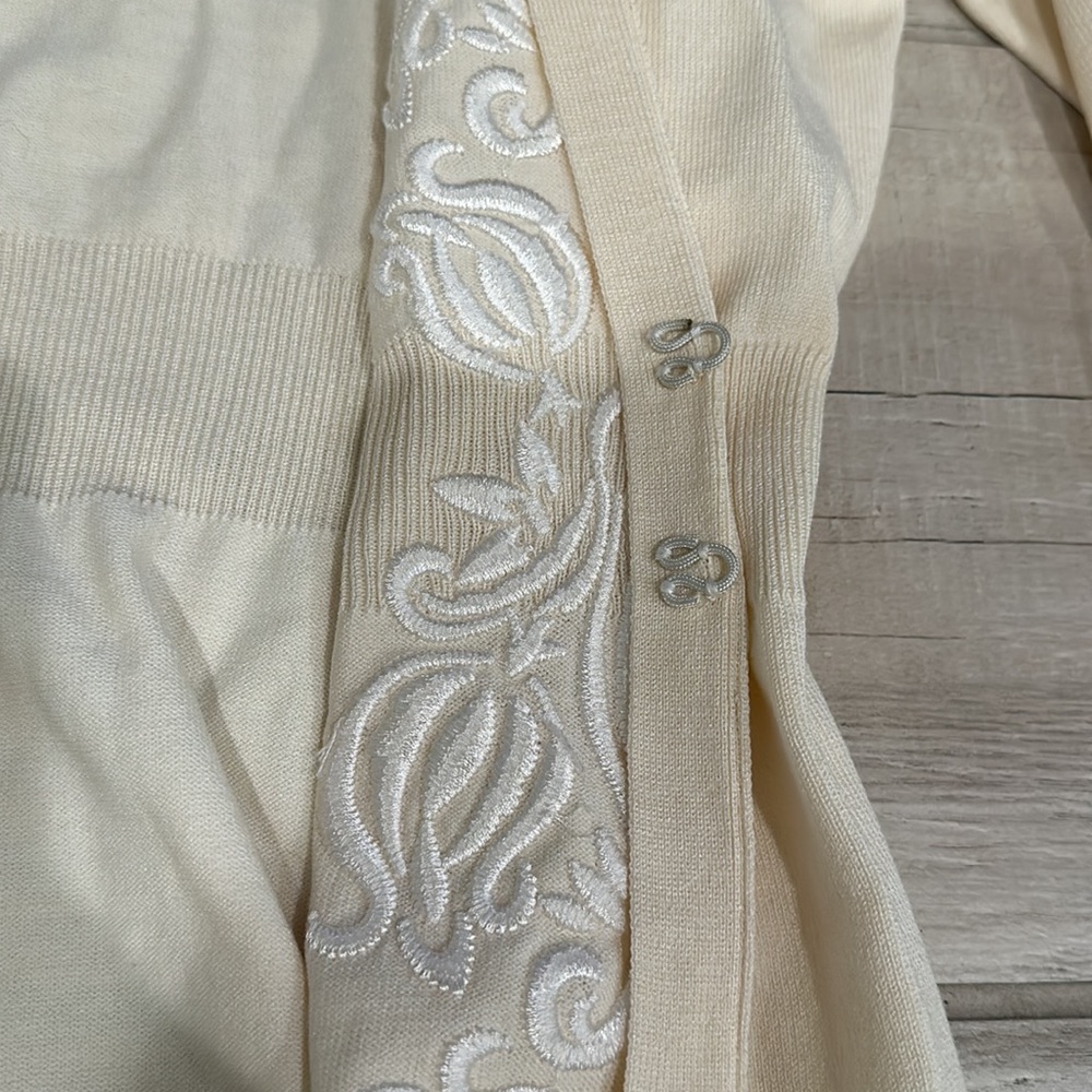 Cream Cardigan! - Picture 4 of 4